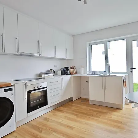 Ocean Breeze With A Pleasant Patio 라고아