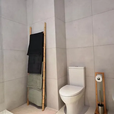 Ocean Breeze With A Pleasant Patio * Lagoa (Azores)