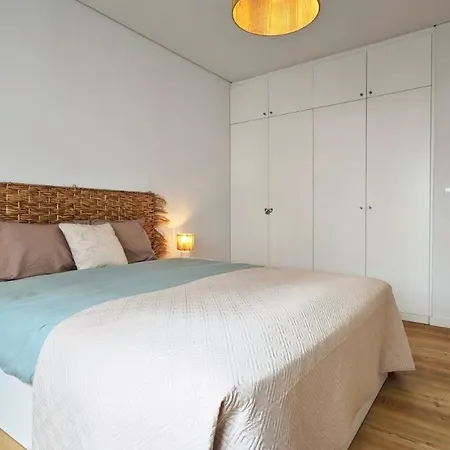 Ocean Breeze With A Pleasant Patio * Lagoa