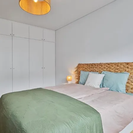 Ocean Breeze With A Pleasant Patio Apartman Lagoa