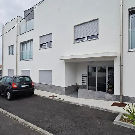 Ocean Breeze With A Pleasant Patio Apartman