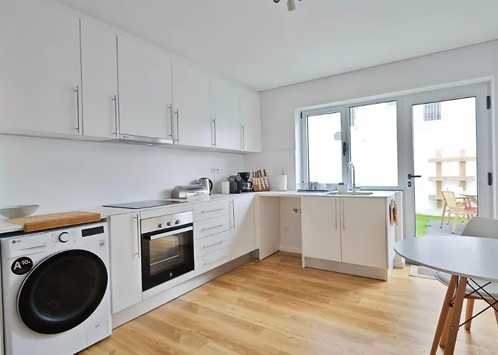 Ocean Breeze With A Pleasant Patio Lagoa (Azores)